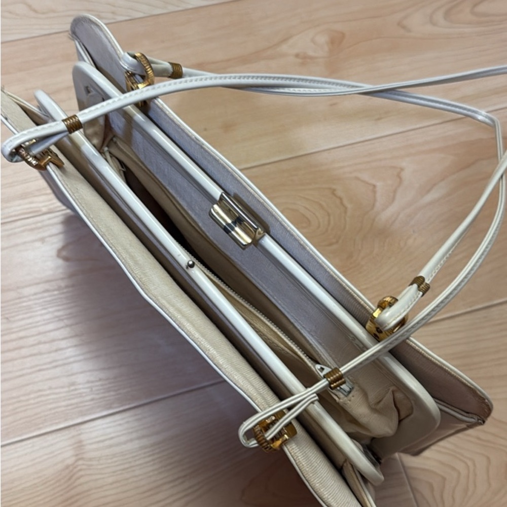 Vintage Rectangular Off White Shoulder Handbag/Pu… - image 5